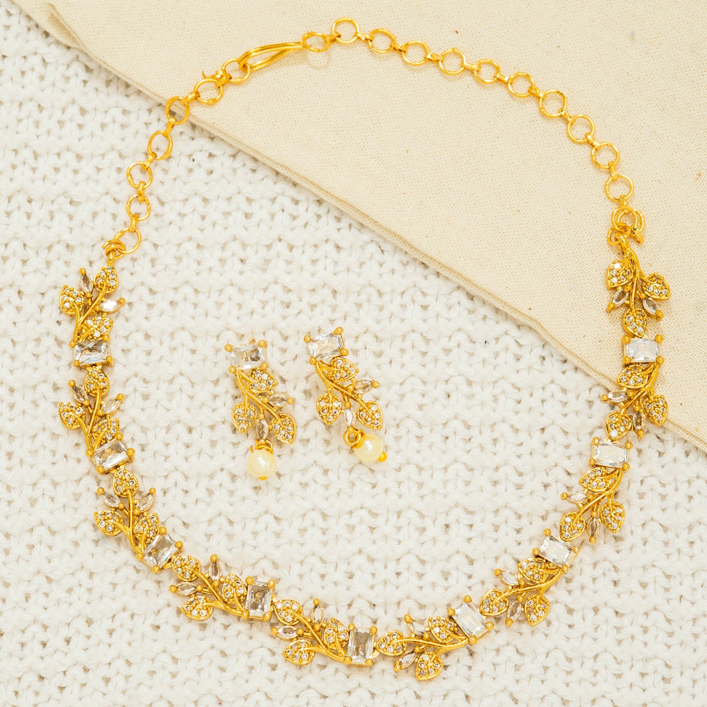Sculpted Gold Serenity Set