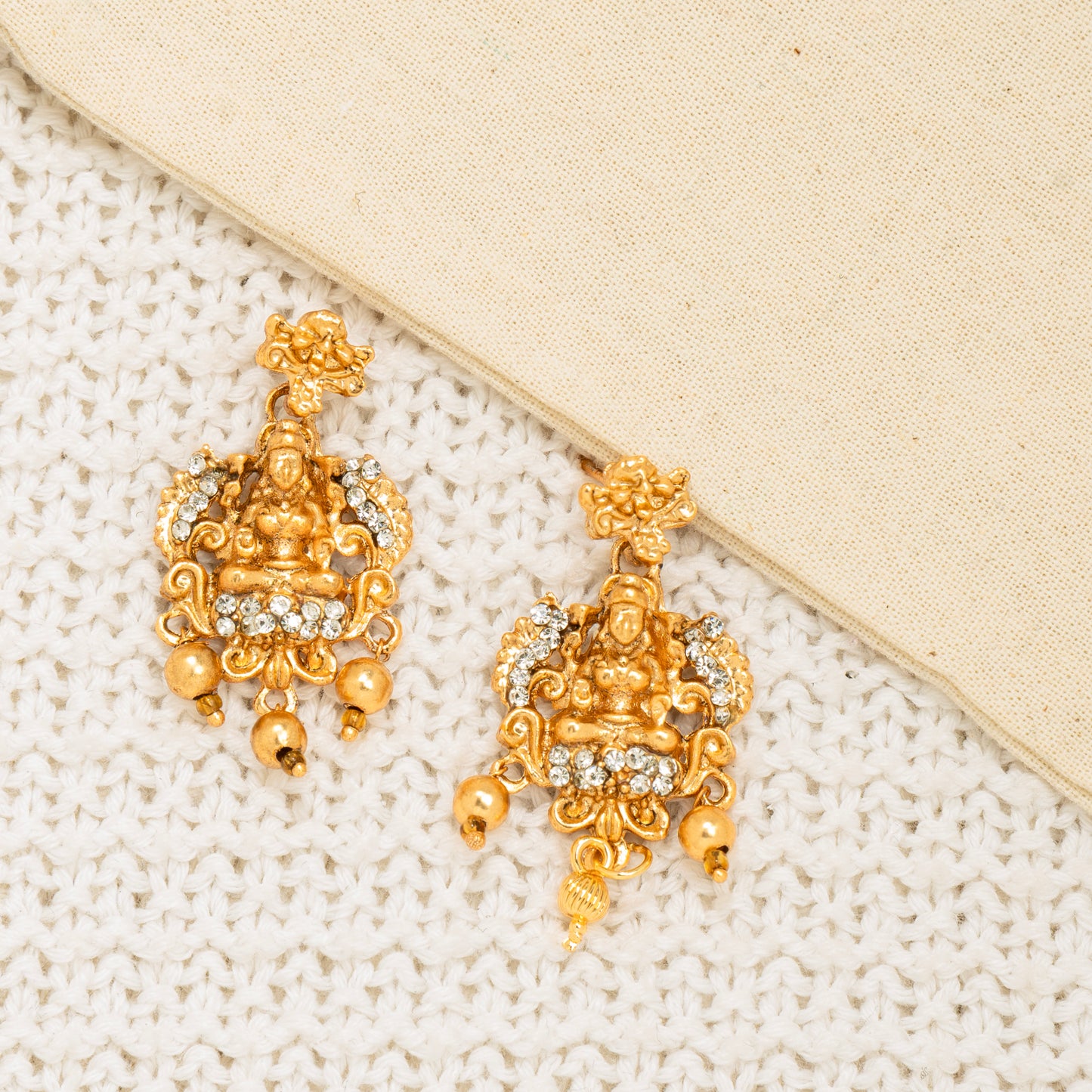 Kundan Adorned Festivity Set