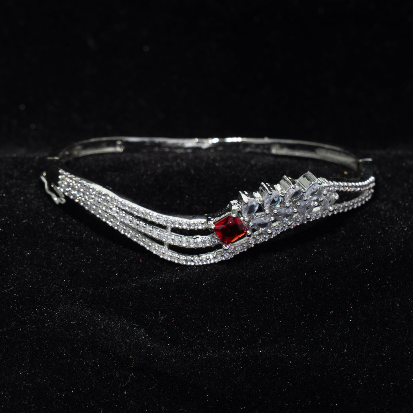 Silver Grace Royal Bangle